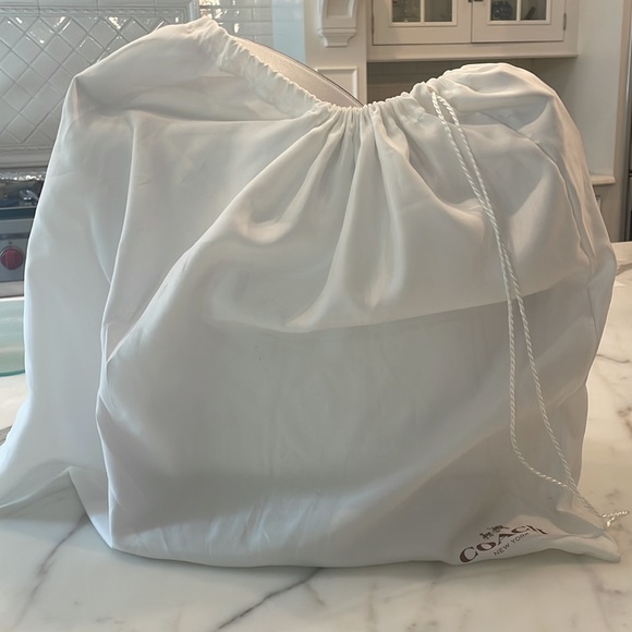 White Leather Studded Coach Bag NWT - Picture 10 of 11